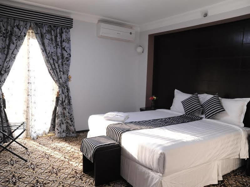 Oyo 411 Moon Hotel Dammam Exterior foto